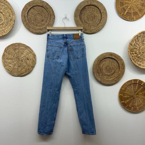 Levi's High Waist High Rise Button Fly Distressed Jeans 26 x 30 Inseam - Picture 2 of 7